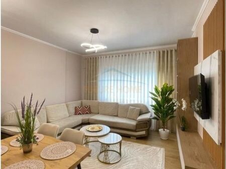 Qera, Apartament 2+1+2, Kristal Center, Komuna e Parisit