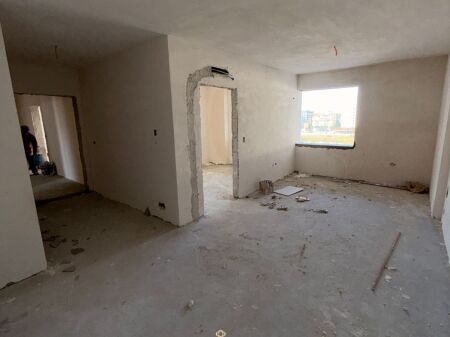 APARTMENT FOR SALE 📍 Address: Golem, near the sea