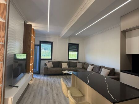 2+1,arredato con parcheggio,hotel radisoni lago secco,1000 euro