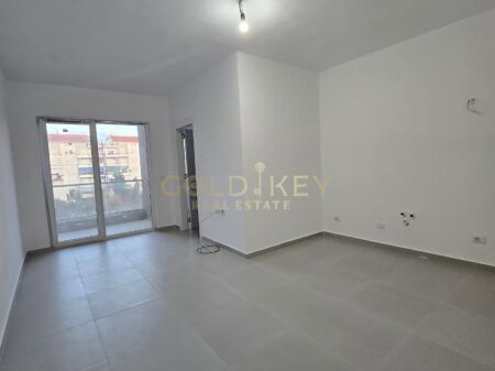 🏠 Appartamento 2+1 in Vendita Golem, Durres