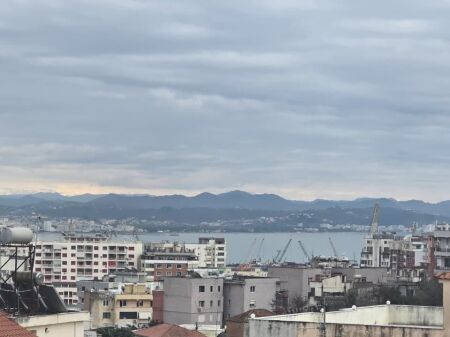 Shitet Apartament 2+1 📍 Adresa: Vila e Zogut, Durres