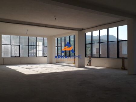 FOR SALE PREMISES / LAND 1300 M2 "AHMETAJ, SAUK" 1,500,000 EURO