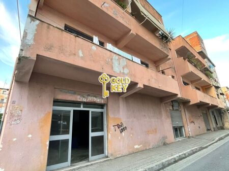 🏢 AMBIENT OPEN SPACE ME QERA MARKATA FRUTA PERIME DURRES