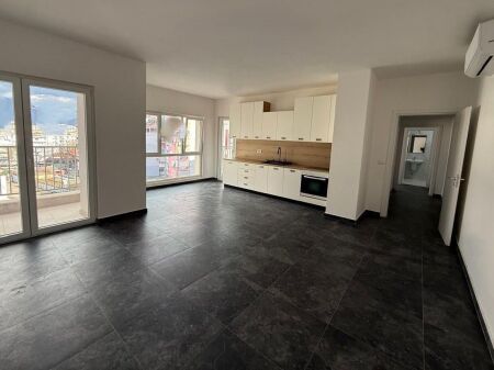 ZYRE ME QERA 120M2 ZOGU I ZI 85.000 LEKE FH-70778