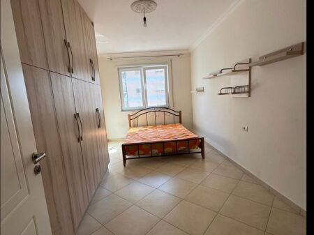 Apartament me qera Astir