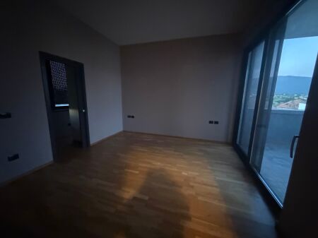 Villa su 3 piani, parzialmente arredata, Akatchia hill Teg, 2500 euro