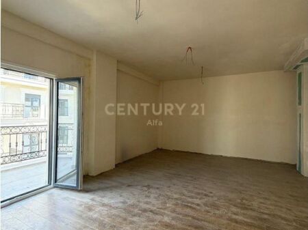 Appartamento 2+1+2 bagni in vendita a Porta e Re, Mjullbathore!