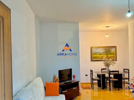 JEPET APARTAMENT ME QERA 1+1 "PRANE KOMPLEKSIT MAGNET , 21 DHJETORI" 45000 LEKE