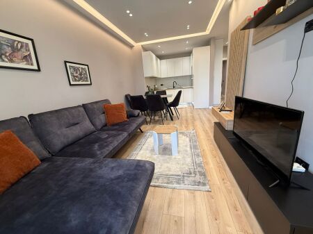 Appartamento 1+1 in affitto vicino al sottopassaggio presso Komuna e Parisit.