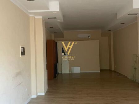 JEPET AMBIENT BIZNESI 70 M2 ME QERA TEK ISH EKSPOZITA 70.000 LEKE