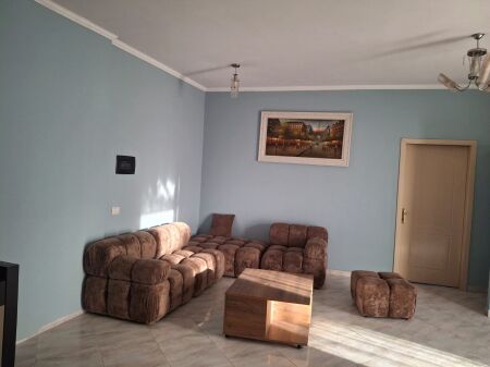 Entrance for rent 1+1 Kodra e Priftit