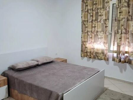 Jepet Me Qera Apartament 1+1+1 Ballkon