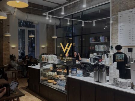 JEPET BAR KAFE 100 M2 ME QERA NE YZBERISHT 700 EURO