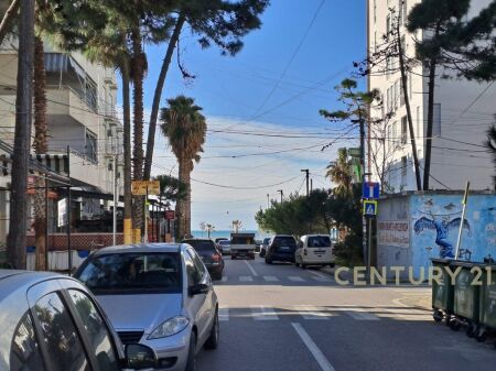 SHITET APARTAMENT NE SHKEMBIN E KAVAJES 50M LARG NGA DETI !!