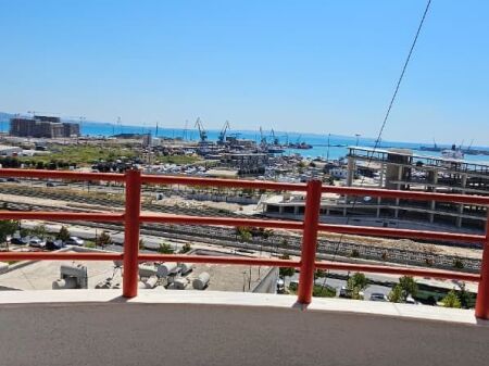 APARTAMENT NE SHITJE 1+1 ( 2 BALLKONE/PAMJE NGA DETI) - STACIONI I TRENIT,DURRES