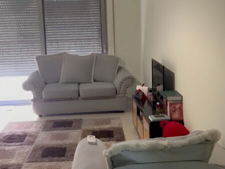 Apartament 1+1 me qira – Komuna e Parisit !