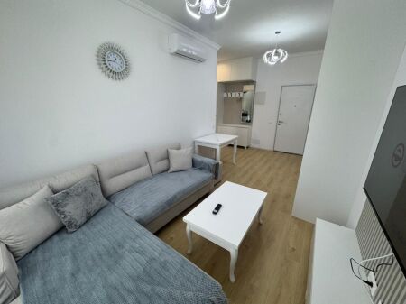 🏡 JEPET ME QERA APARTAMENT 1+1  📍 Vendndodhja: Ali Demi, Kompleksi Kadiu