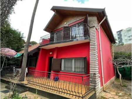 SHITET VILE 4+2 NE GOLEM 150 METRA LARG DETIT!!!