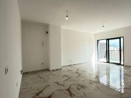 Appartamento 3+1+2 per Ufficio in affitto in Via Barrikadave! 1.050 € /Mese