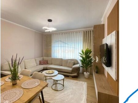 Affitto, Appartamento 2+1+2 , Kristal Center , Comune di Parigi, Tirana.