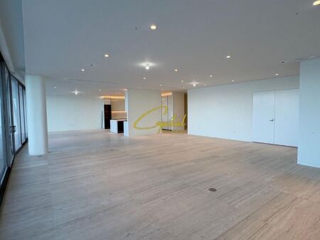 ZYRE ME QIRA 250 M2 KOMPLEKSI DELIJORGJI 2.500 EURO