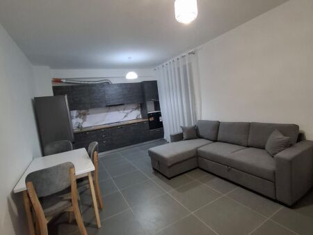 Me Qera : 2+1📍5 Maj (Pallat i Ri) - Sp.80m² - 50,000 Lek 🔥 - Kt.3 || 100% e Re✨