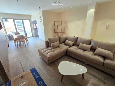 Apartament Me Qera 3+1 Pazari i Ri (ID B230208) Tirane