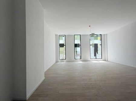 Zyre Me Qera Tek Rruga E Kavajes (ID BZ2925) Tirane