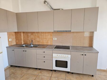 Apartament i bollshëm 3+1 me qira – Zonë e qetë, Ura e Dajlanit