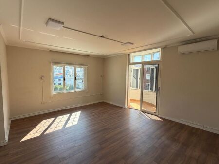 Ambient me Qera për Zyra – Sheshi Willson