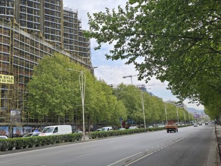 🏢 Shitet Apartament 2+1 – Zogu i Zi (Colonnade)