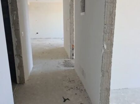 Vendesi in vendita 2+1 + Posto Auto 📍 Ex Campo di Aviazione, Tirana