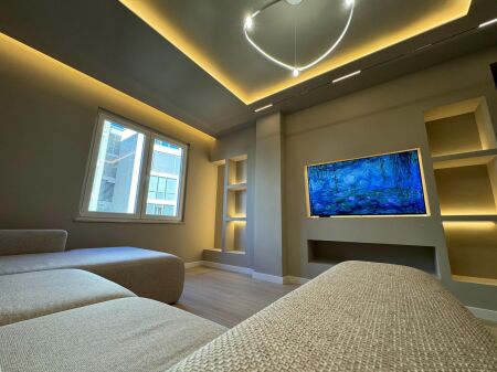 Komuna e Parisit  tek Lulishtja 2+1+2 / 99 m2