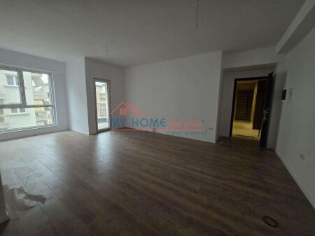 Zyre me qera 21 Dhjetori Tirane