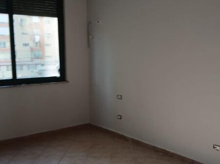 Qera | Ambjent Biznesi | Bulevardi Gjergj Fishta | 1200 €/muaj