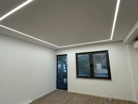 Qera | Ambjent Biznesi | Ali Demi | 450 €/muaj