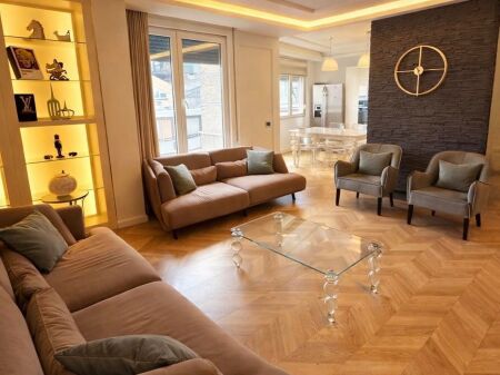 Qera 3+1+2 , Liqeni Artificial