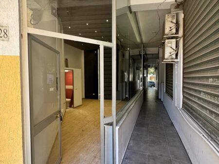 Negozio in Affitto, Via Barrikadave, Tirana