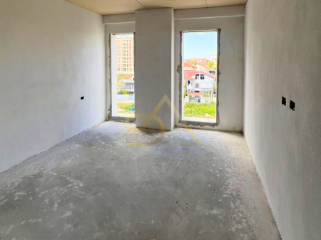 Occasione – Appartamento in Vendita, Porcellana, Tirana