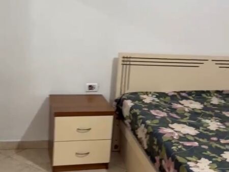 Kodra e Diellit, vicino all'autostrada, appartamento 1+1 in affitto 30.000 leke   