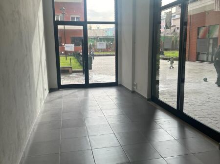 Shitet Dyan në Tiranë,  29 m2 në kompleksin Golden Park (Përballë Spitalit Amerikan 3).Cmimi 75.000 euro !