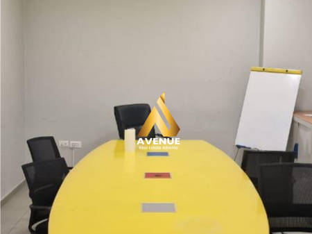 AMBIENT NË SHITJE – Rruga e Kavajës, tek Condor Center, Tirane