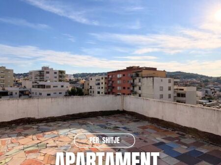 Apartament Papafingo për shitje