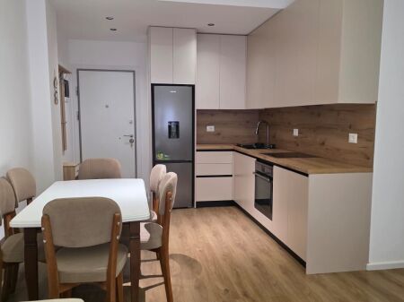 apartament 2+1 me qira tek Mangalemi