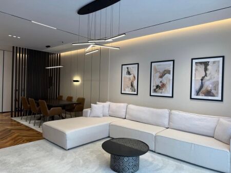 2+1 with parking, botanical garden near the mosque, 2000 euros