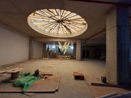 SHITET AMBIENT BIZNESI 1.100 M2 NE QENDER 495.000 EURO