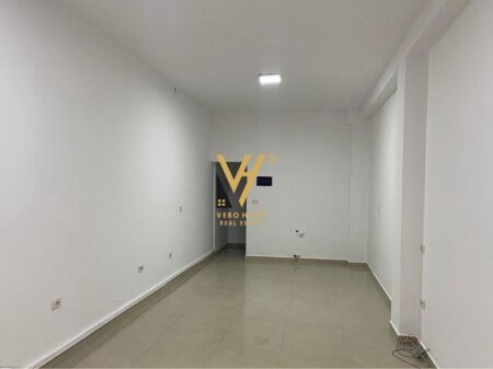 JEPET DYQAN 50 M2 ME QIRA TEK ISH EKSPOZITA 500 EURO