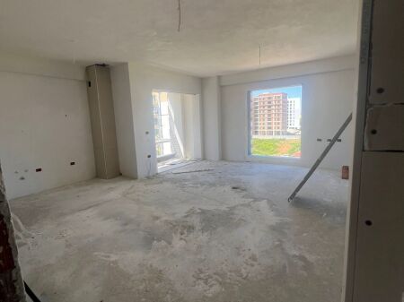 🏡 Shitet apartament 3+1 tek Rrethi i Klanit ( Bengas )