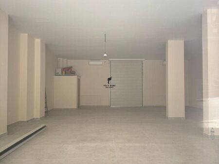 NEGOZIO IN AFFITTO 160 M2 FRESK 100.000 LEKE FH-71171