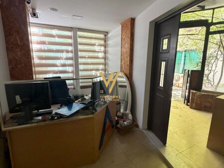 JEPET ZYRE 160 M2 ME QIRA NE MYSLYM SHYR 1.500 EURO